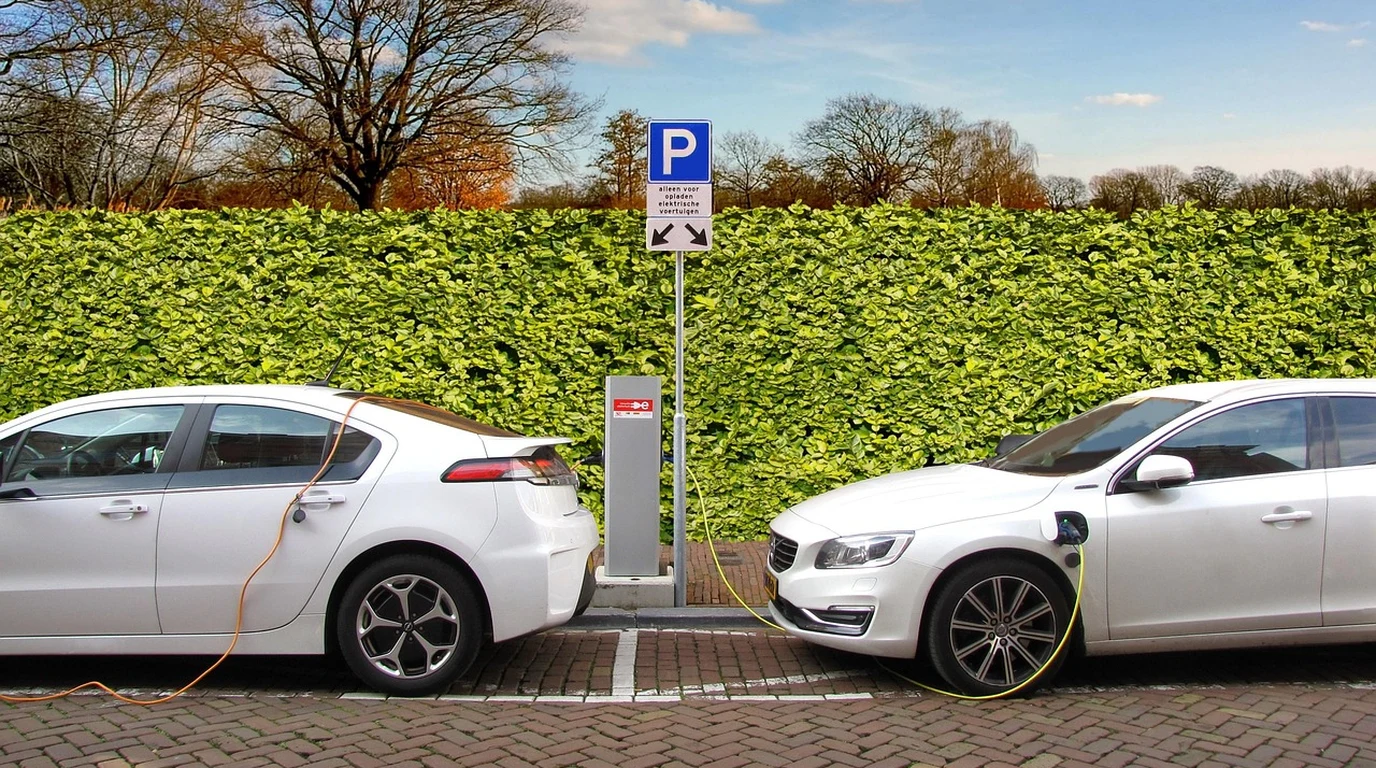 enphase-vs-wallbox-v2h-bidirectional-ev-backup